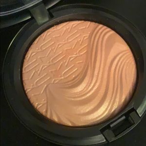 Mac Extra Dimension Fairly Precious Skinfinish